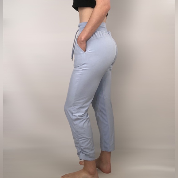 Lululemon Beyond the Studio Crop Pants Blue Linen Size 2 - Picture 1 of 8